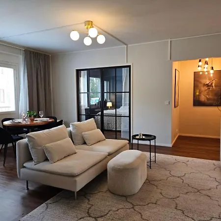 Little Paris, 1 Bedroom Apartment *